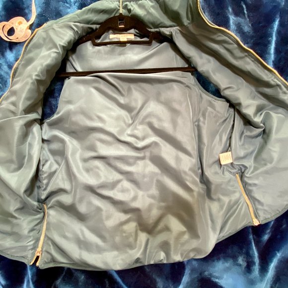 Quilted Vest EUC - Picture 5 of 5